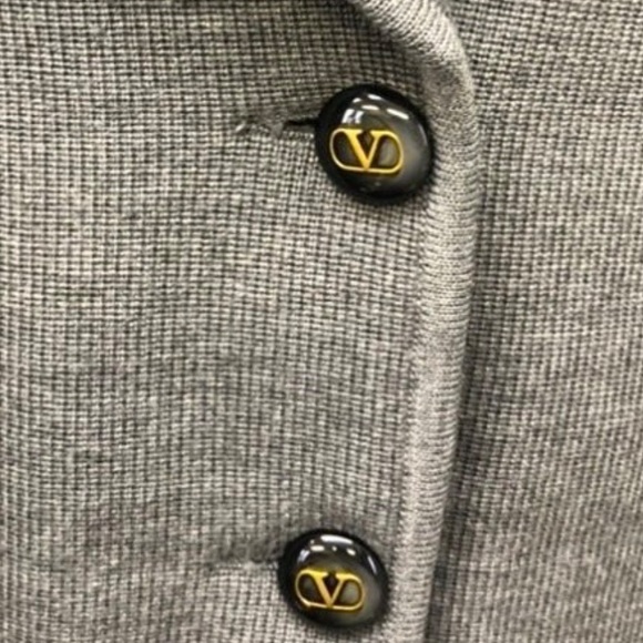 VALENTINO Grey Sweater NWOT W/ 2 Buttons made in Italy - Picture 4 of 7